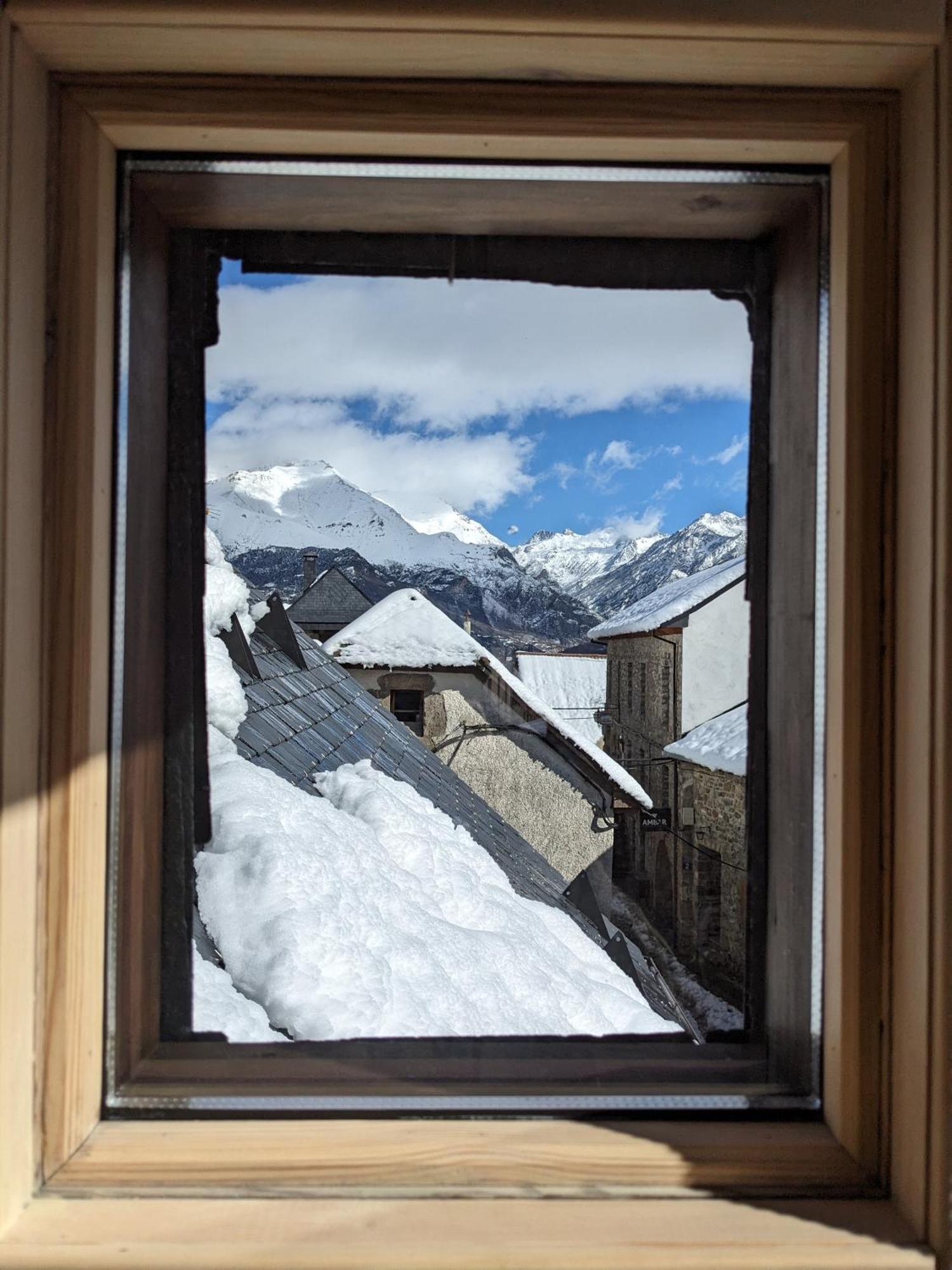Nornore: Una Casa Especial En La Montana Piedrafita de Jaca Exterior foto